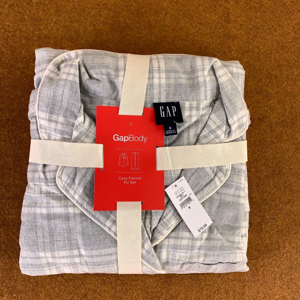 Gap Body Womens Size Small Gray Plaid Softest Flannel 2 Piece Pajama Set NWT